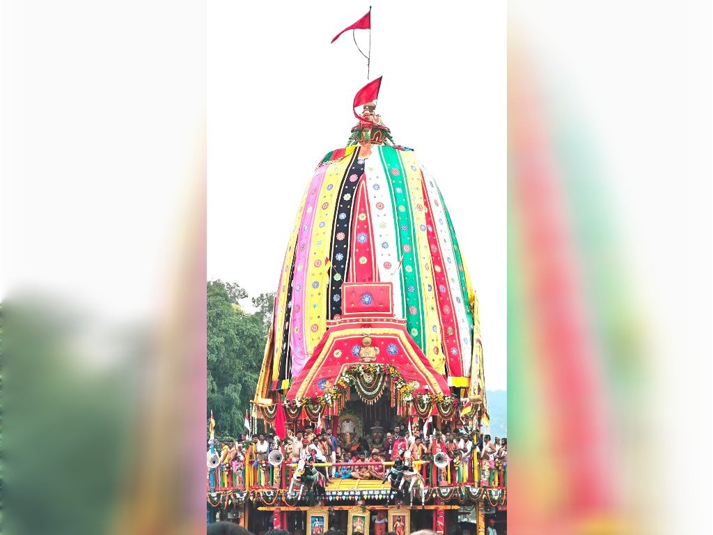ଜନ୍ମବେଦୀରୁ ସିଂହଦ୍ଵାରକୁ ବାହୁଡିଲେ ତିନିଠାକୁର